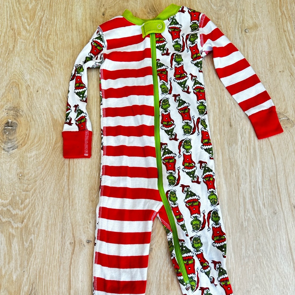 Hanna Andersson Dr. Seuss’ The grinch one piece zip up footless pajamas
